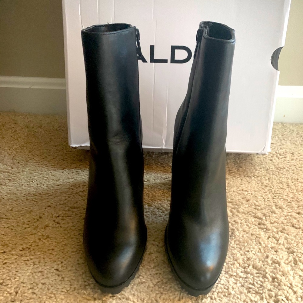 Brand New Tealith Black Leather Booties